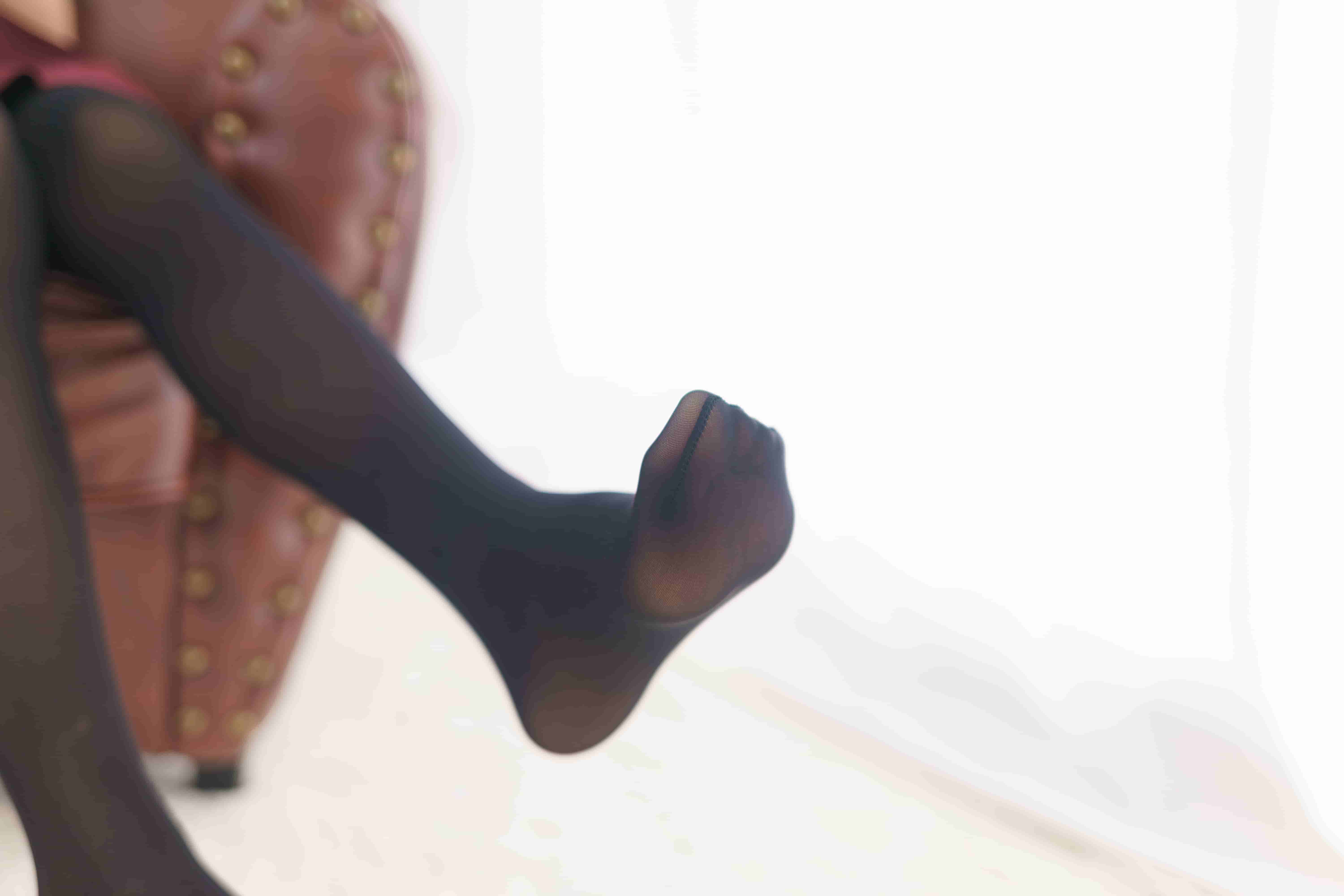 [喵写真] VOL.012 记忆日渐模糊 时间依旧在赶路 [90P-402MB]插图1