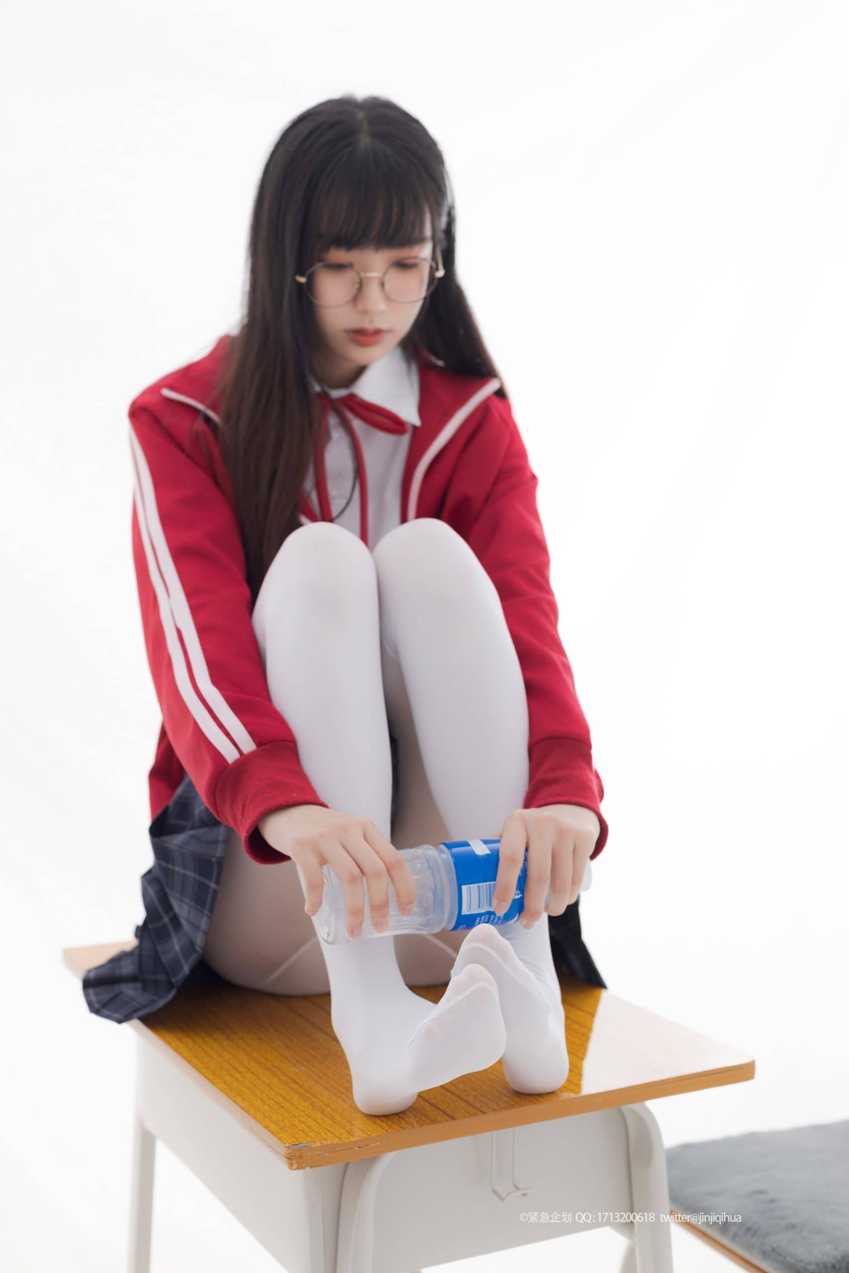 [紧急企划] vol.008 井酱desu jk课桌 [108P-0.98GB]插图3