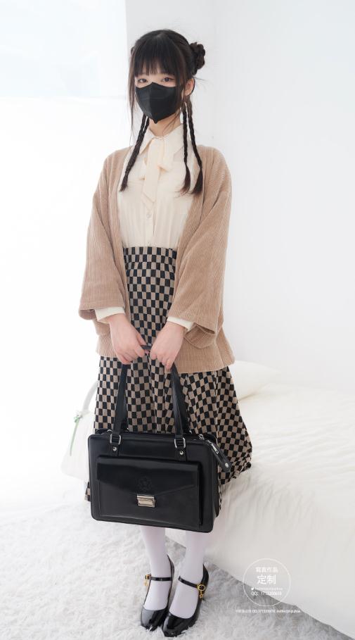 [紧急企划] EX-007 见希w 民国制服 白丝 [88P1V-3.45GB]插图1